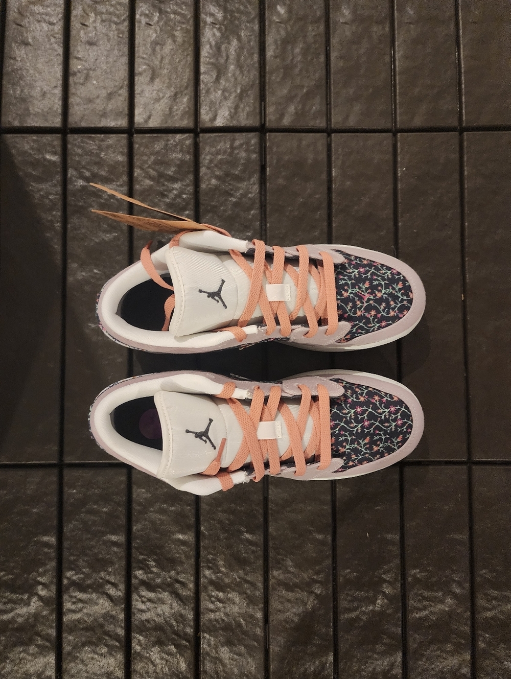 Women's Air Jordan 1 Low SE 'Floral' - Picture 12 of 16